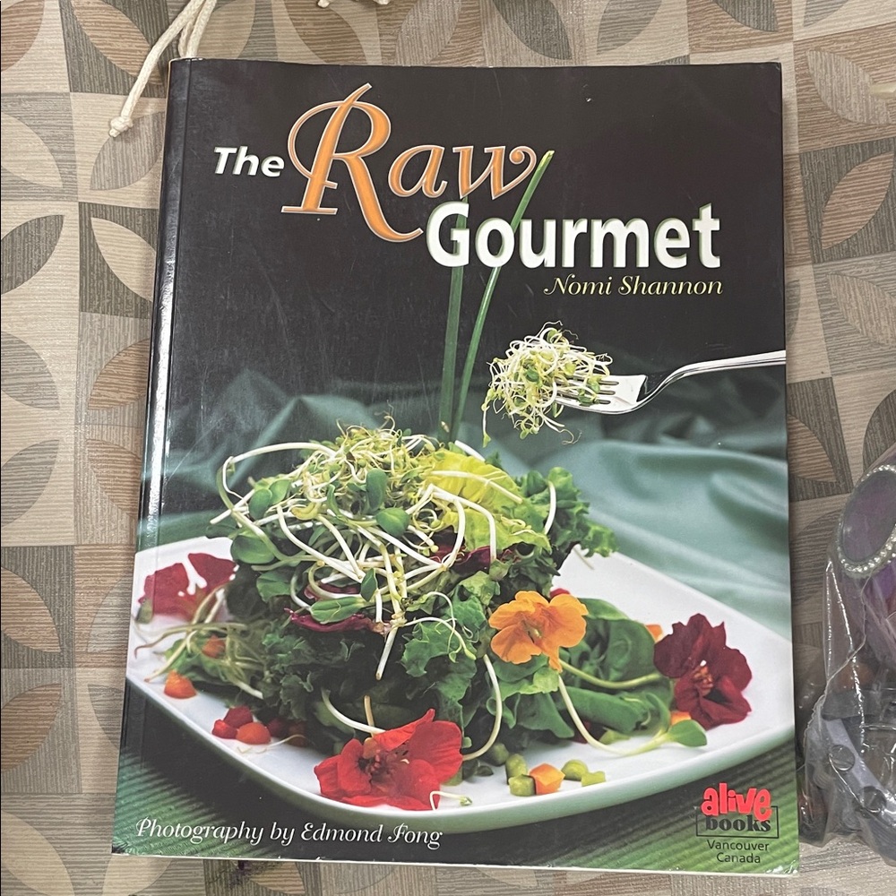 Source Unknown - The Raw Gourmet (Green, Black, Orange, Red)